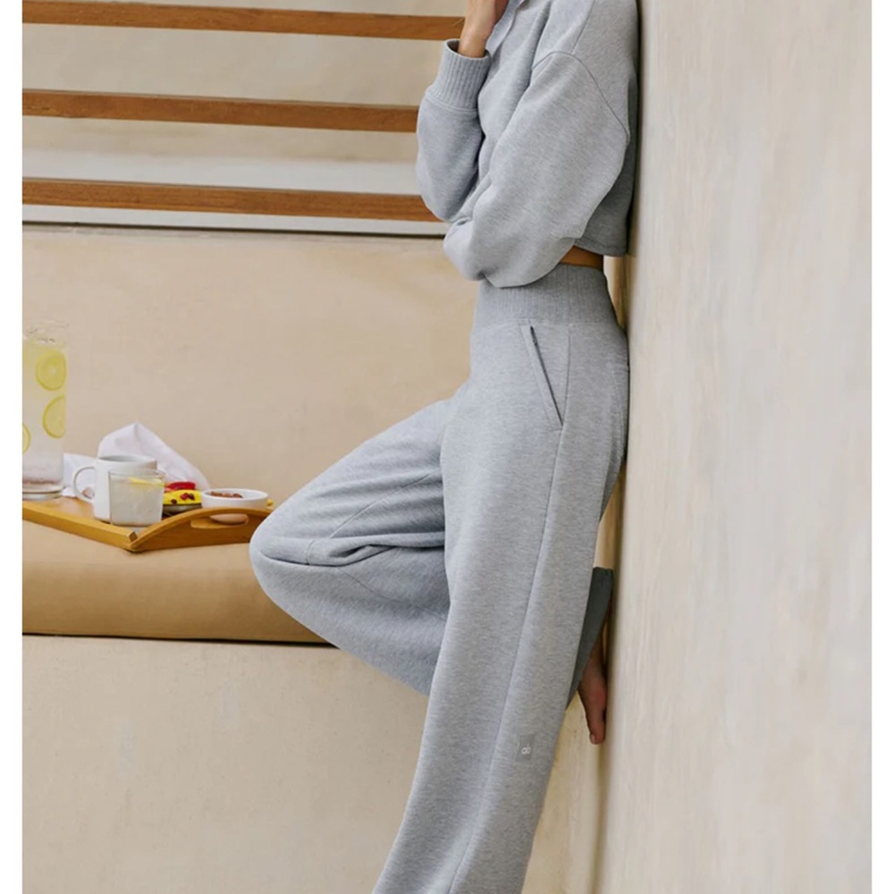 ALO Yoga Women's Light Gray Track Pants